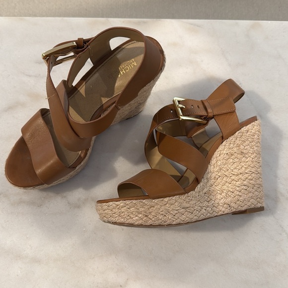 Lightly worn Micheal Kors wedges - Picture 3 of 5